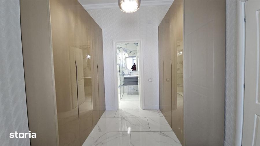 Apartament cu 3 camere semidecomandat în Europa