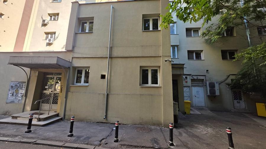 Apartament cu 4 camere decomandat în Barbu Văcărescu