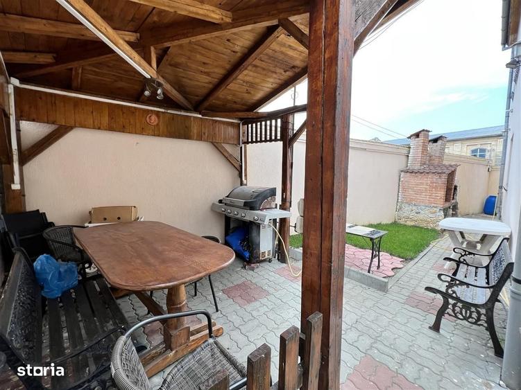 Casă cu 4 camere în Trei Stejari
