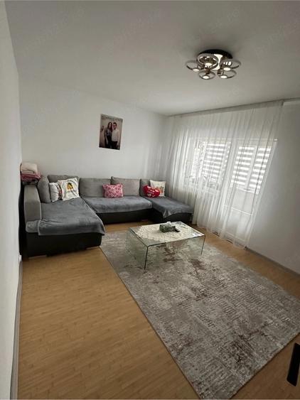 Apartament cu 2 camere decomandat în Florești