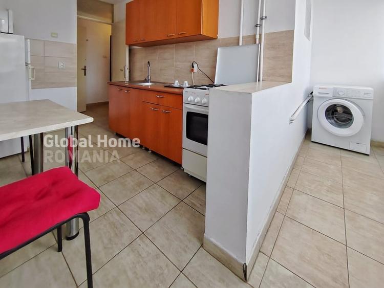Apartament cu 2 camere semidecomandat, mobilat în P-ța Romană