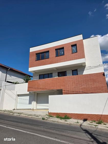 Casă cu 4 camere cu Teren 213 Mp în Central