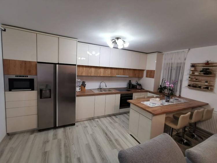 Apartament cu 2 camere semidecomandat în Florești
