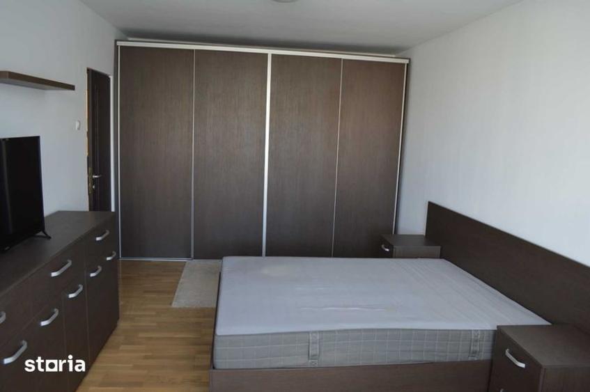 Apartament cu 3 camere decomandat în Tineretului