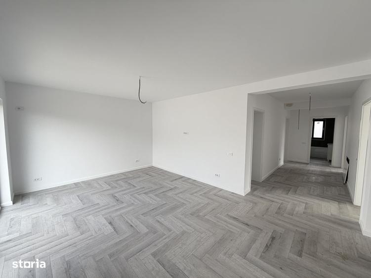 Casă cu 4 camere cu Teren 400 Mp în Clinceni