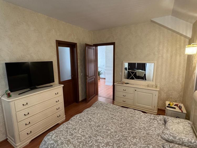 Casă individuală cu 4 camere cu Teren 521 Mp în Central