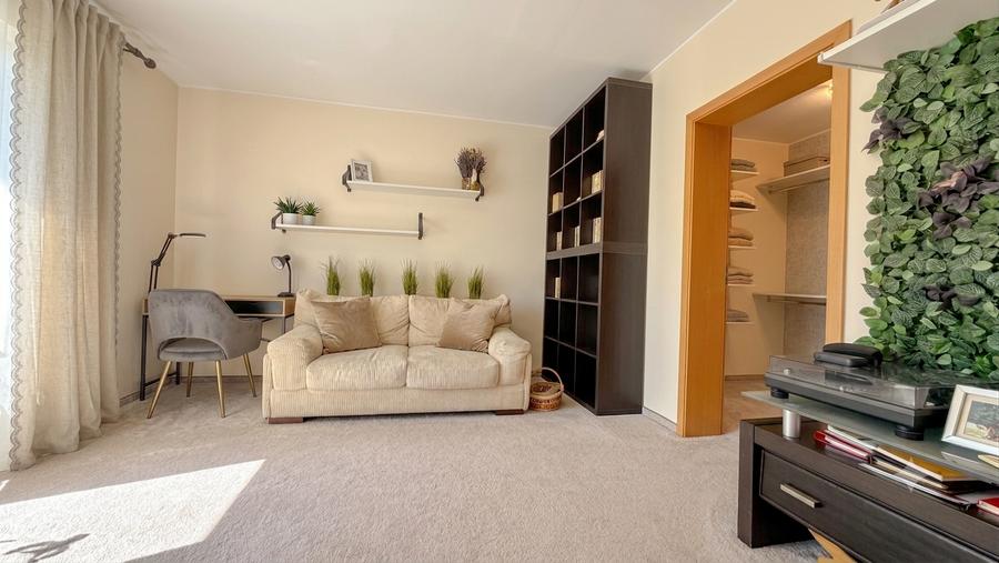Penthouse cu 4 camere decomandat în Avantgarden