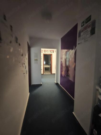 Apartament cu 4 camere semidecomandat în Tei