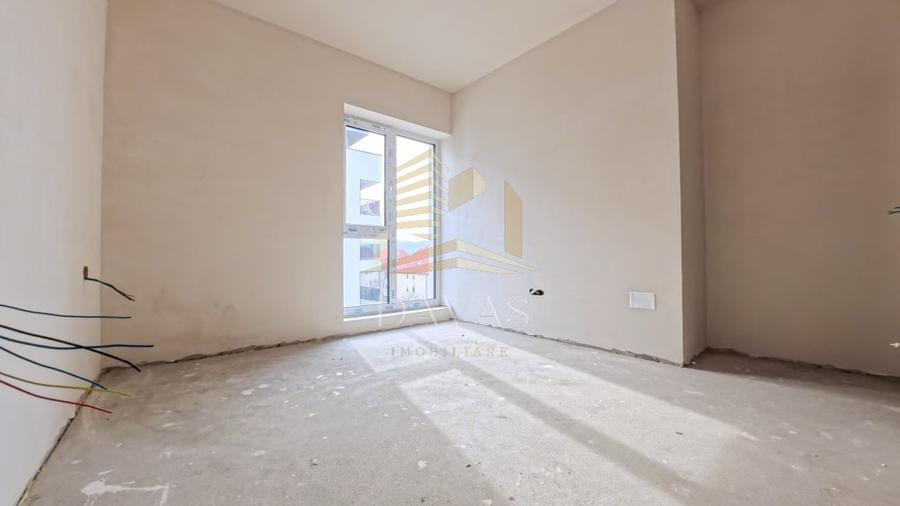 Apartament cu 3 camere semidecomandat în Baciu