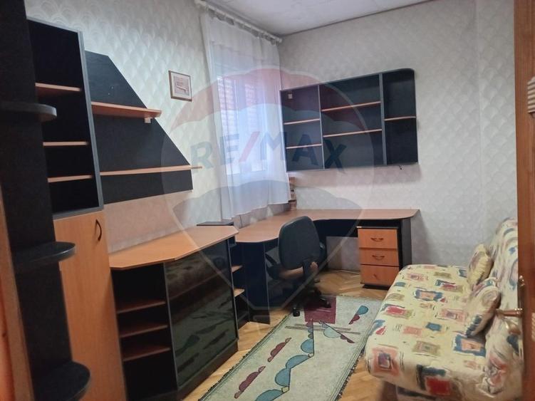 Casă cu 6 camere cu Teren 436 Mp în Ultracentral