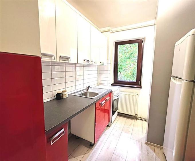 Apartament cu 2 camere semidecomandat, mobilat în Scriitorilor