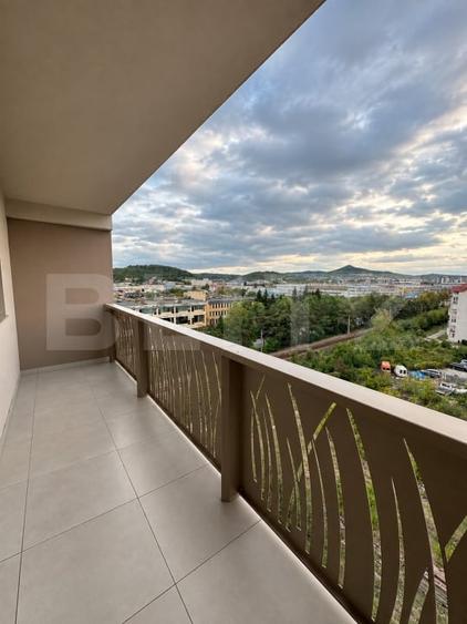 Apartament cu 3 camere decomandat, mobilat în Sud
