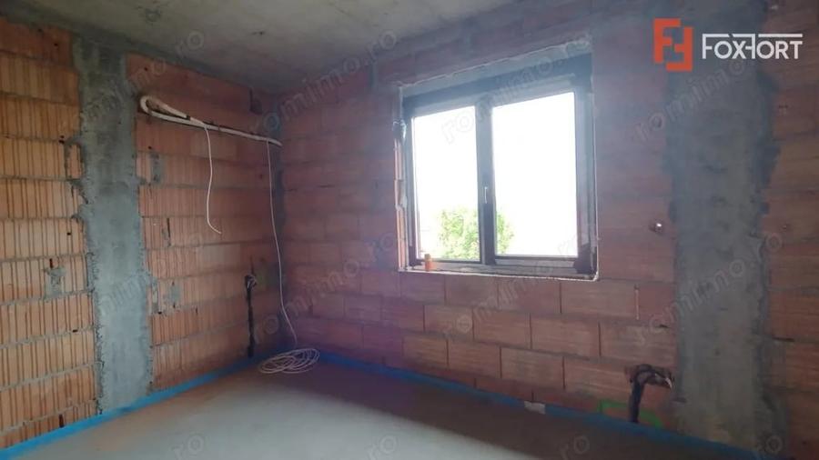 Casă cu 4 camere cu Teren 250 Mp în Săcălaz