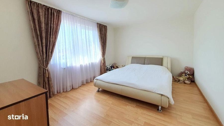 Casă cu 4 camere în Negoiești