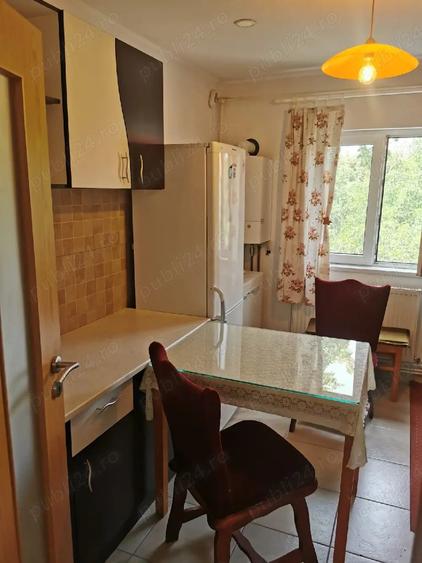 Apartament cu 3 camere decomandat în Aradului