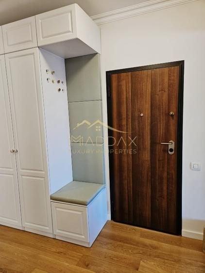 Apartament cu 3 camere decomandat, mobilat în Banu Manta