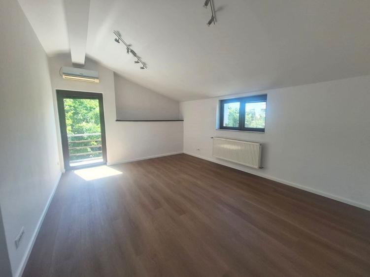 Apartament cu 5 camere decomandat în Kiseleff