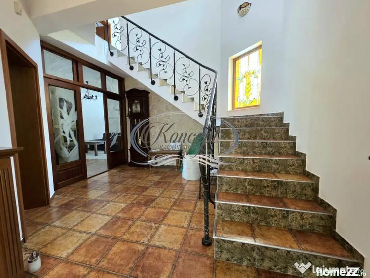 Casă cu 5 camere cu Teren 350 Mp în Central