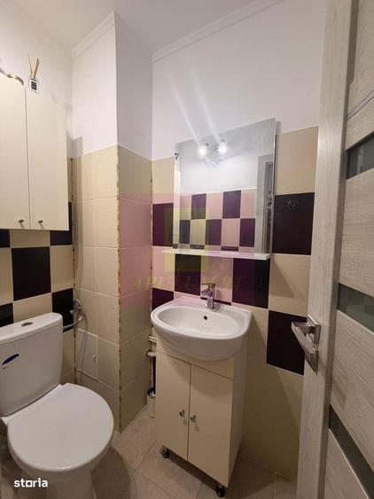 Apartament cu 3 camere decomandat, mobilat în Central