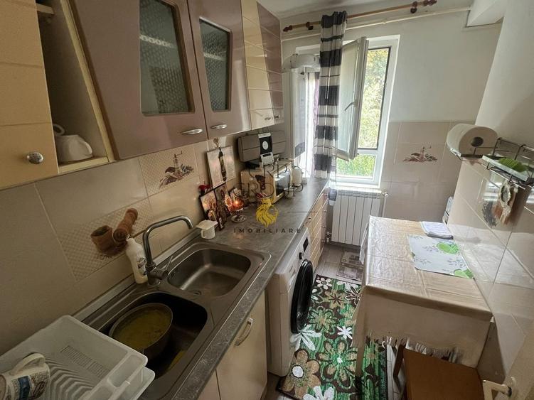 Apartament cu 3 camere, mobilat în Sud