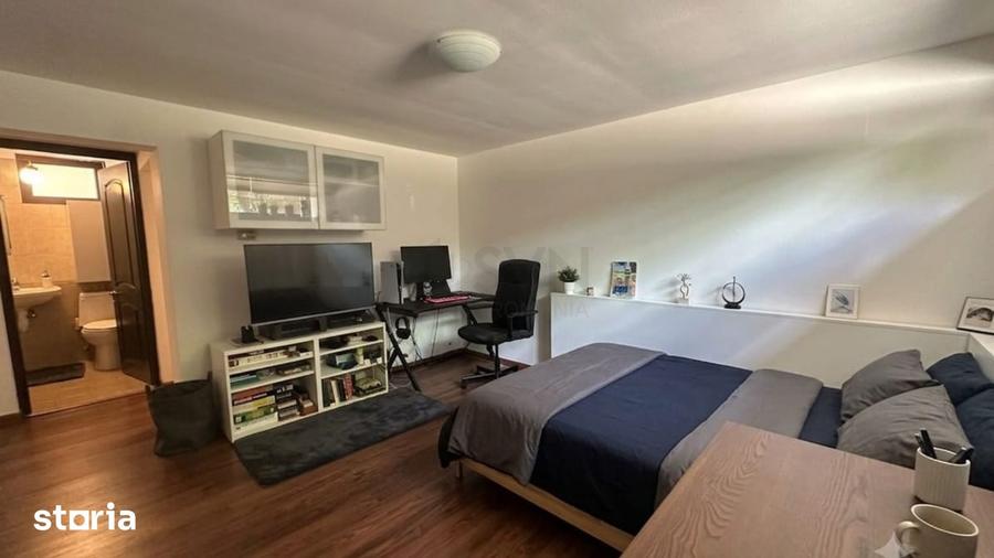 Casă cu 5 camere cu Teren 185 Mp în Vatra Luminoasă
