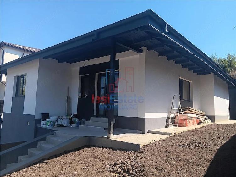 Casă cu Teren 400 Mp în Bârnova