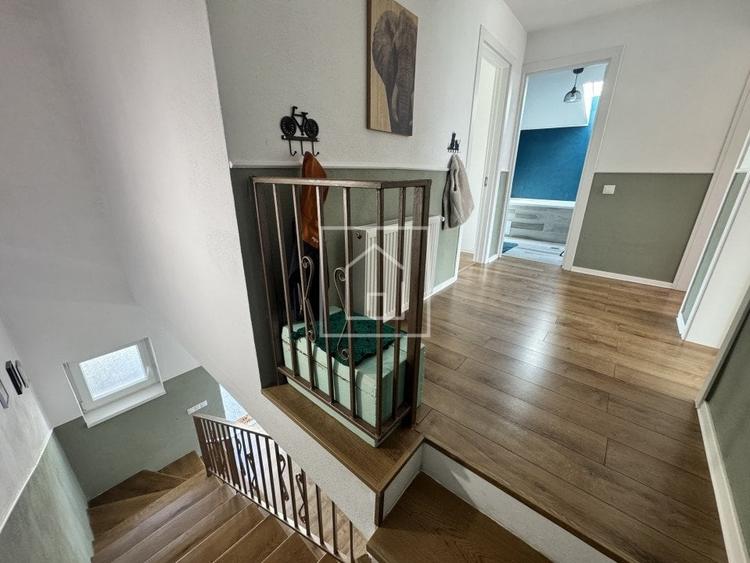 Duplex cu 4 camere cu Canalizare în Roșia