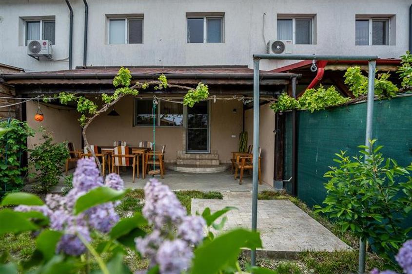 Duplex cu 4 camere cu Canalizare în Central