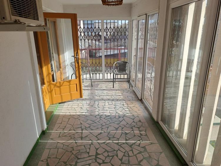 Casă individuală cu 6 camere cu Canalizare în Industriilor