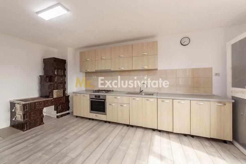 Casă cu Teren 4563 Mp în Bughea de Sus
