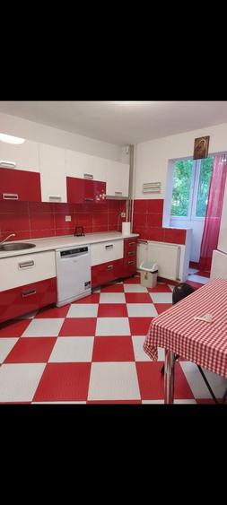 Apartament cu 2 camere decomandat în Berceni