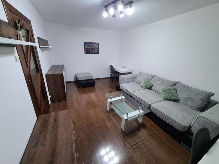 Apartament cu 2 camere decomandat în Lacul Tei