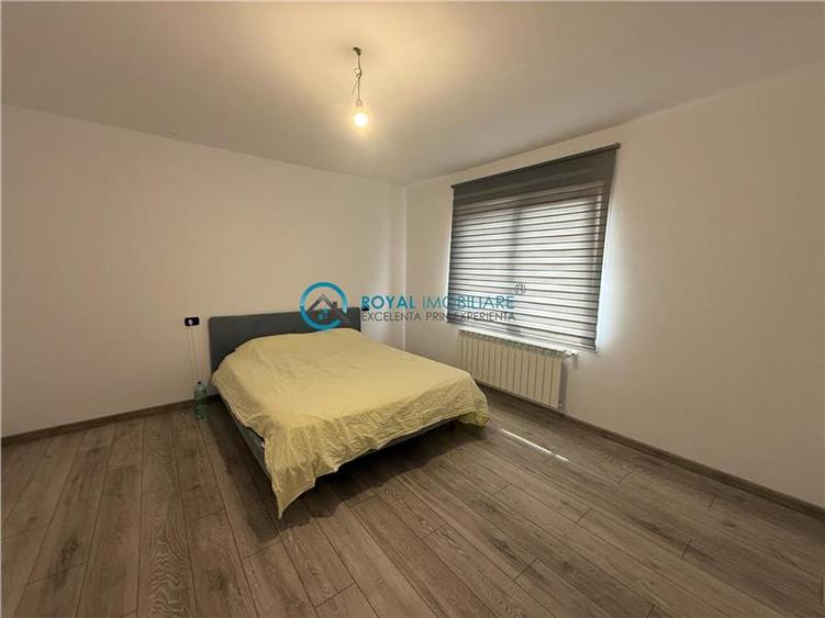 Casă individuală cu 5 camere cu Teren 3700 Mp în Central