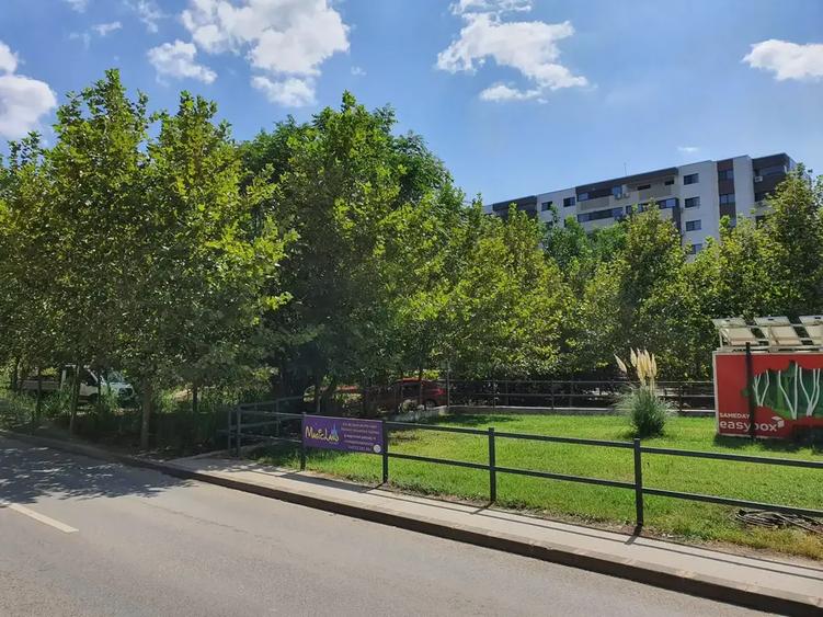 Apartament cu 2 camere decomandat în Titan