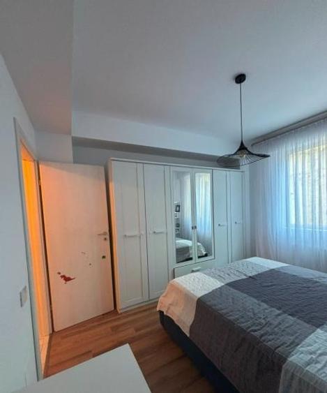Apartament cu 3 camere decomandat, mobilat în Parcul Carol