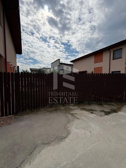 Duplex cu 4 camere cu Canalizare în Tunari
