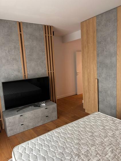 Apartament cu 3 camere semidecomandat, mobilat în Voluntari