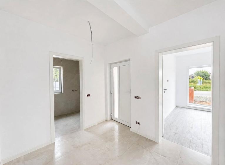 Duplex cu 4 camere cu Canalizare în Ghiroda
