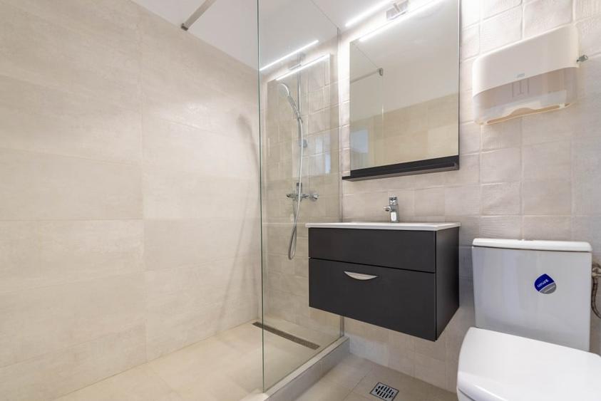 Apartament cu 2 camere decomandat în P-ța Muncii