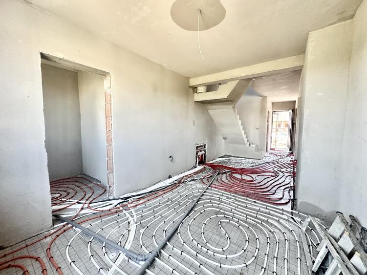 Duplex cu 4 camere cu Canalizare în Moșnița Veche