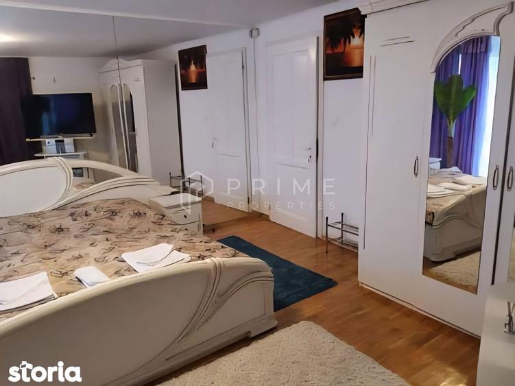 Casă cu 8 camere cu Teren 922 Mp în Livezeni