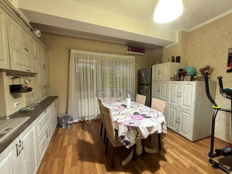 Apartament cu 3 camere decomandat, mobilat în Brestei