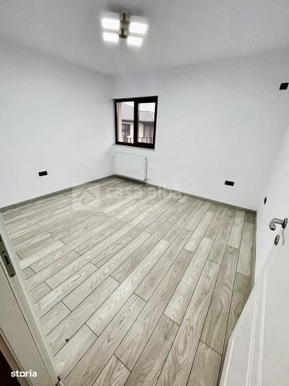 Casă cu 4 camere cu Teren 500 Mp în Bucium
