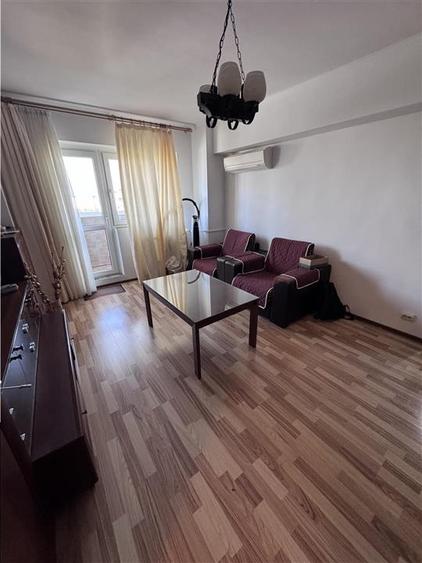 Apartament cu 2 camere semidecomandat în Apărătorii Patriei