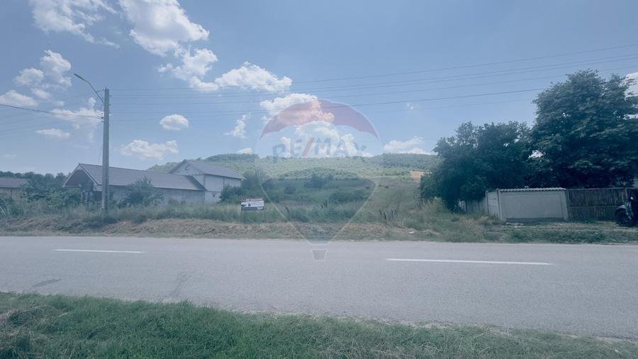 Teren Construcții intravilan de 3700 mp, în Coțofenii din Dos