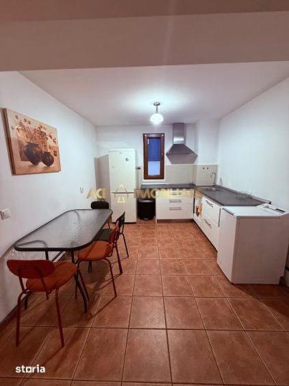 Casă cu 4 camere cu Teren 50 Mp în Vitan