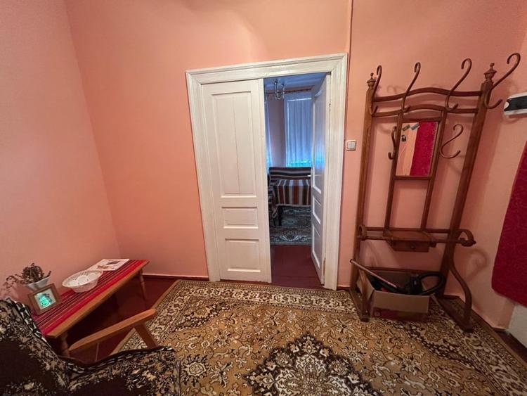 Casă individuală cu 2 camere cu Canalizare în Central