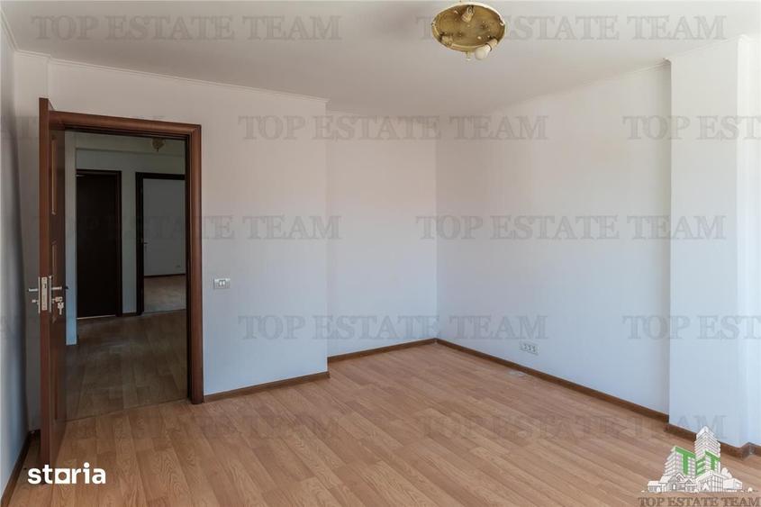Casă cu 9 camere cu Teren 935 Mp în Chiajna