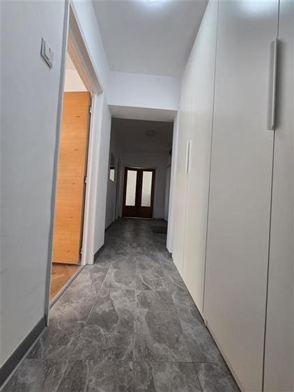 Apartament cu 2 camere decomandat, mobilat în Calea Victoriei