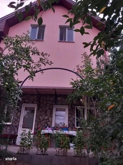 Casă cu 4 camere cu Teren 1000 Mp în Dâmbu Pietros